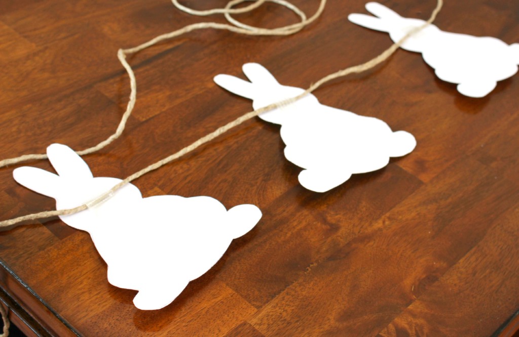DIY Easter eggs and bunnies banner