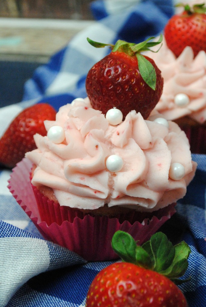Strawberry Cream Cheese Cupcakes