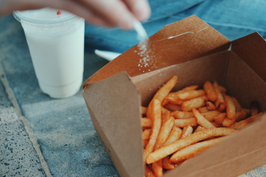 salty_french_fries_in_takeout_container_reduce_sodium