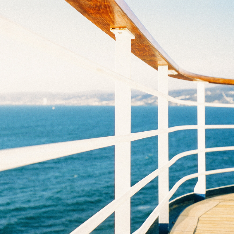 cruise_ship_railing_deck