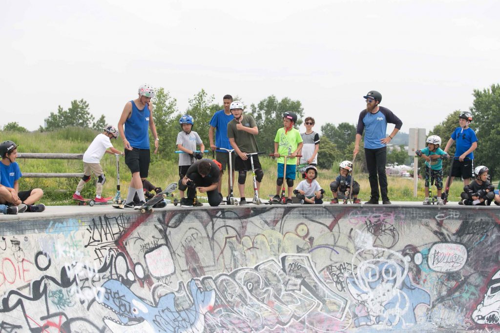 skateboarding_kids
