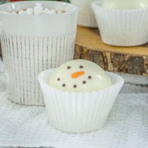 melting_snowman_hot_chocolate_bombs